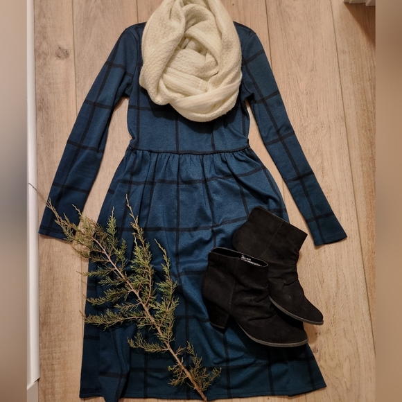 Long Sleeve Knee Length/Midi Winter Dress Size S Green - Picture 1 of 10